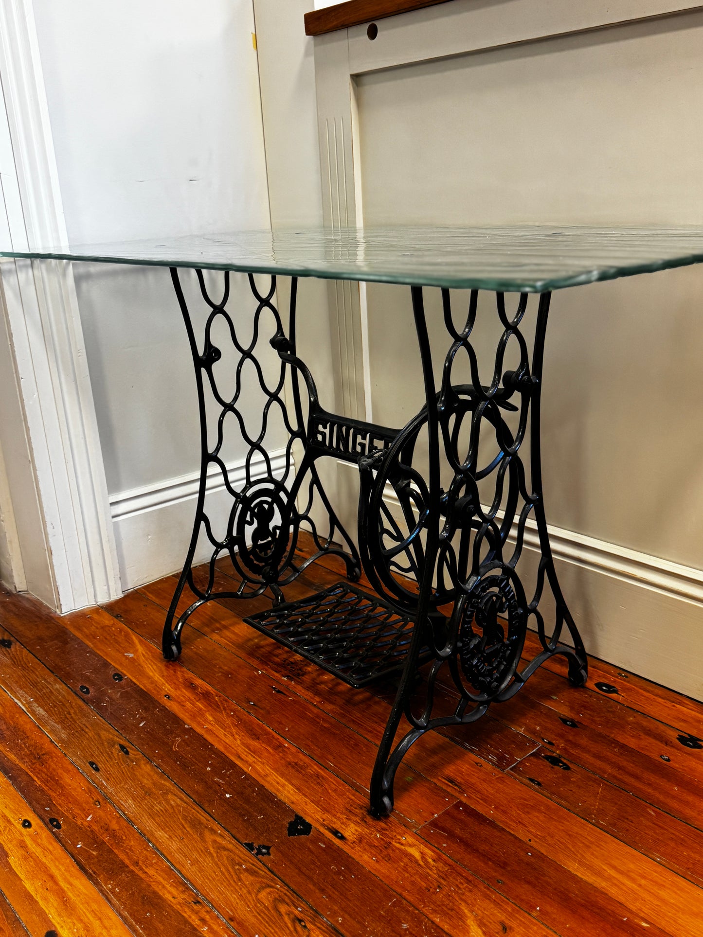 Glass Top Singer