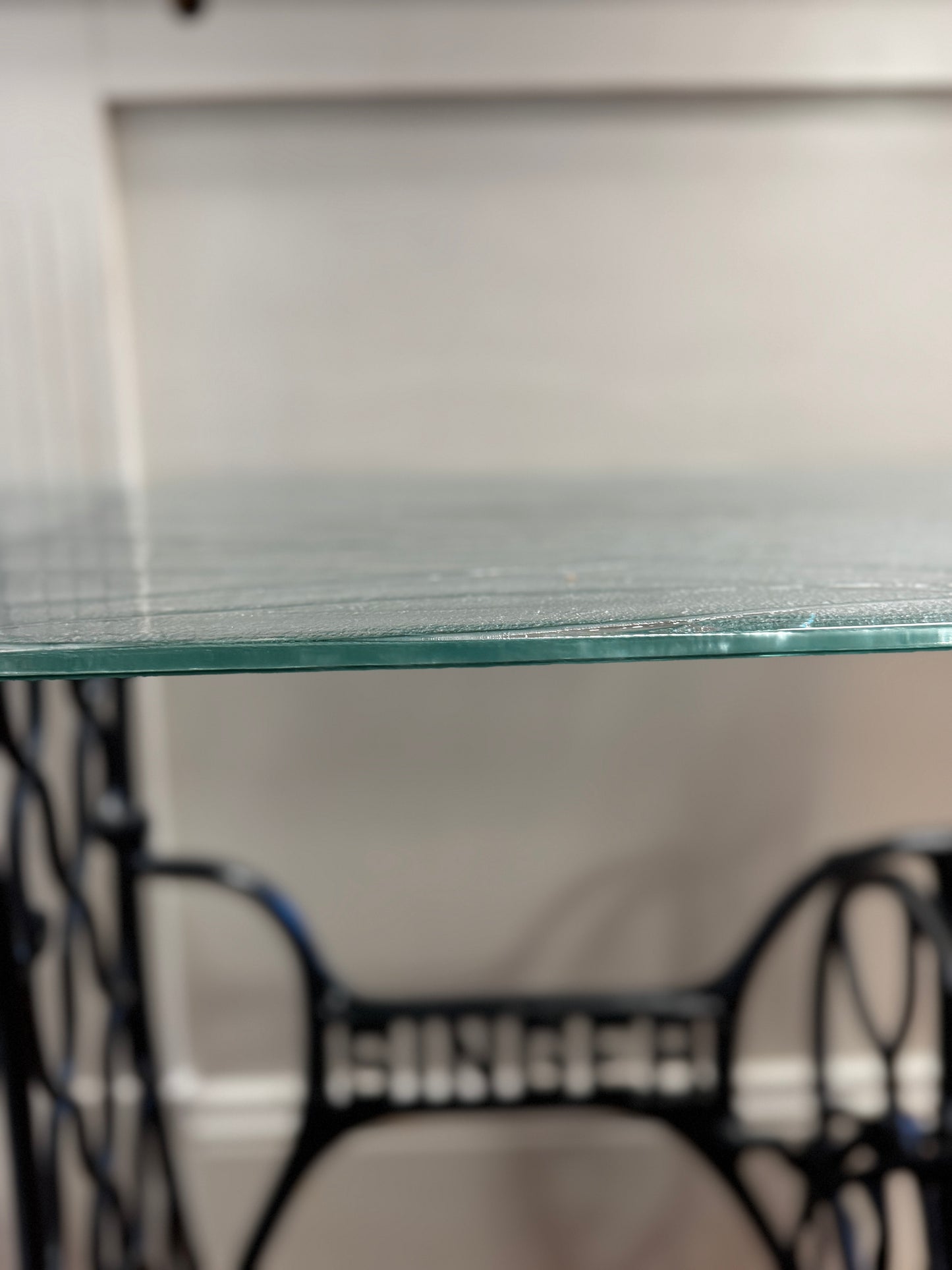 Glass Top Singer