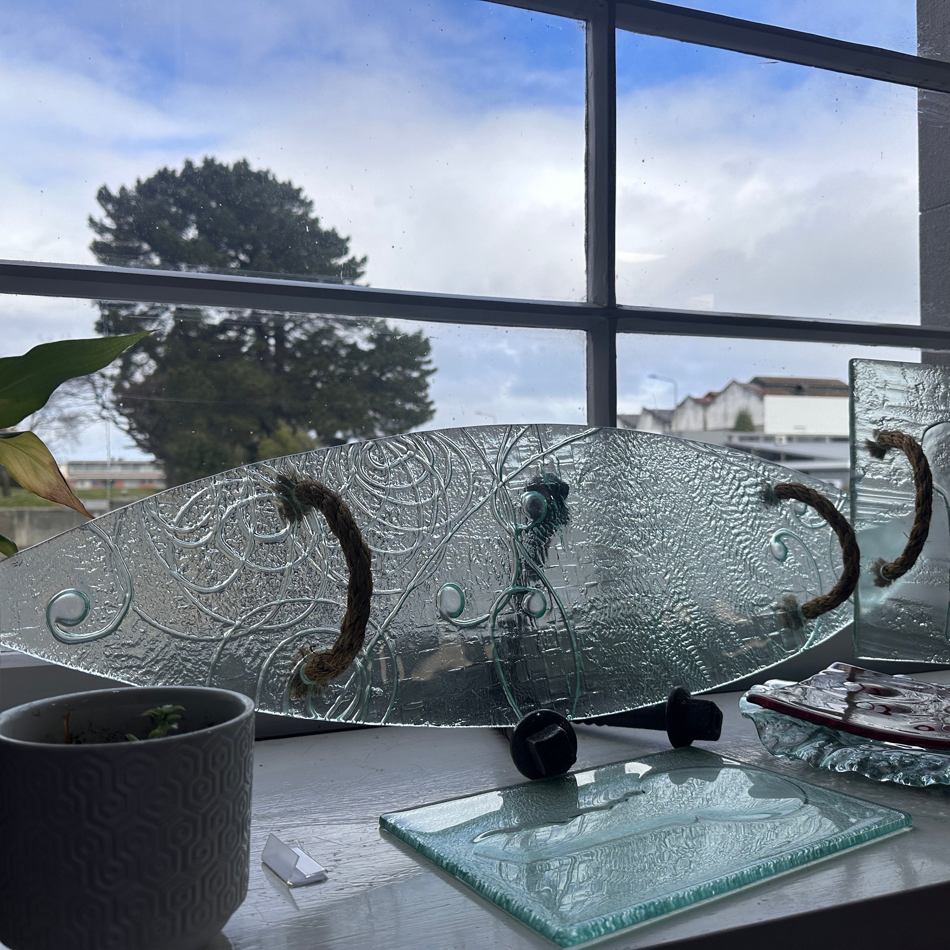 Large Clear Waka Platter - Rope Handles