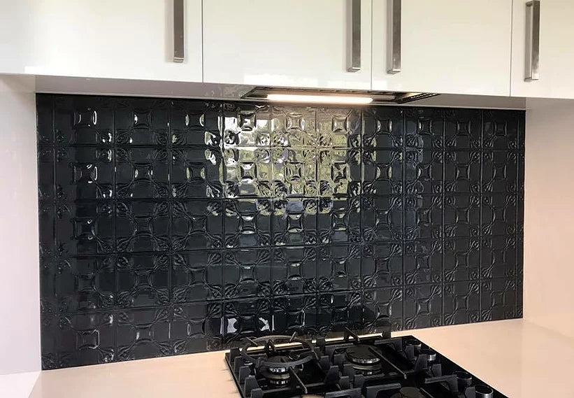 Pressed Tin B - Evans - Glass Sample