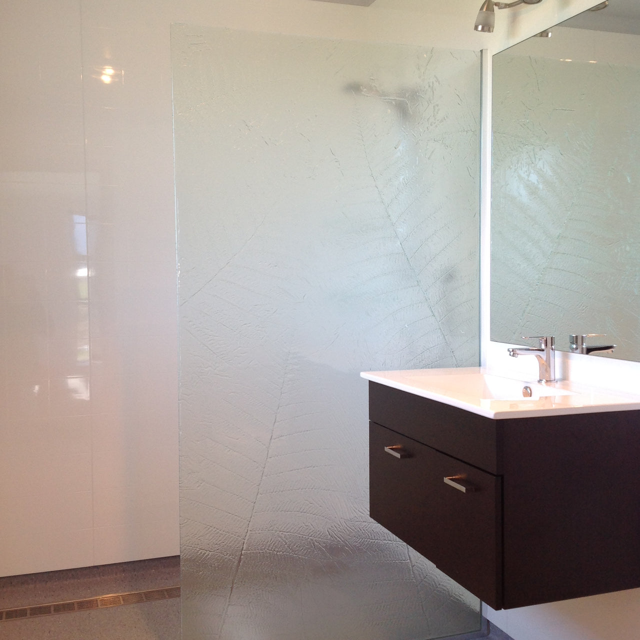 Fern_Double_panel_shower16.JPG