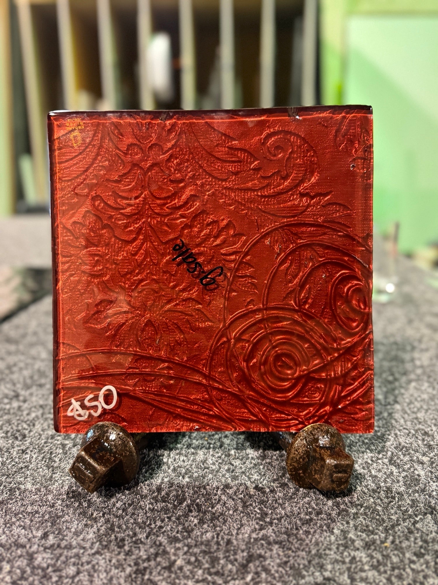 Red Anaglypta 200sq Platter