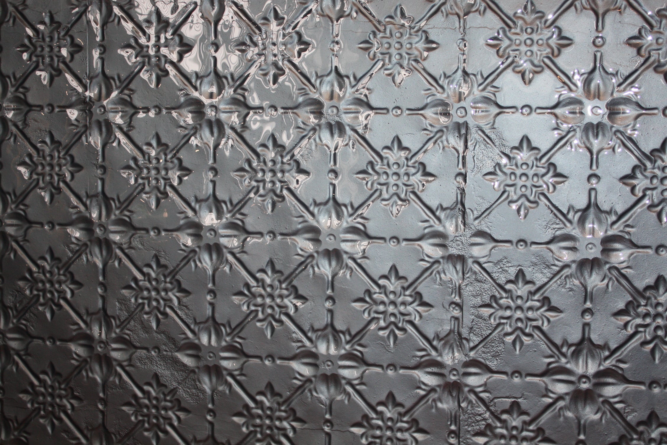 Pressed Tin B - Evans - Glass Sample
