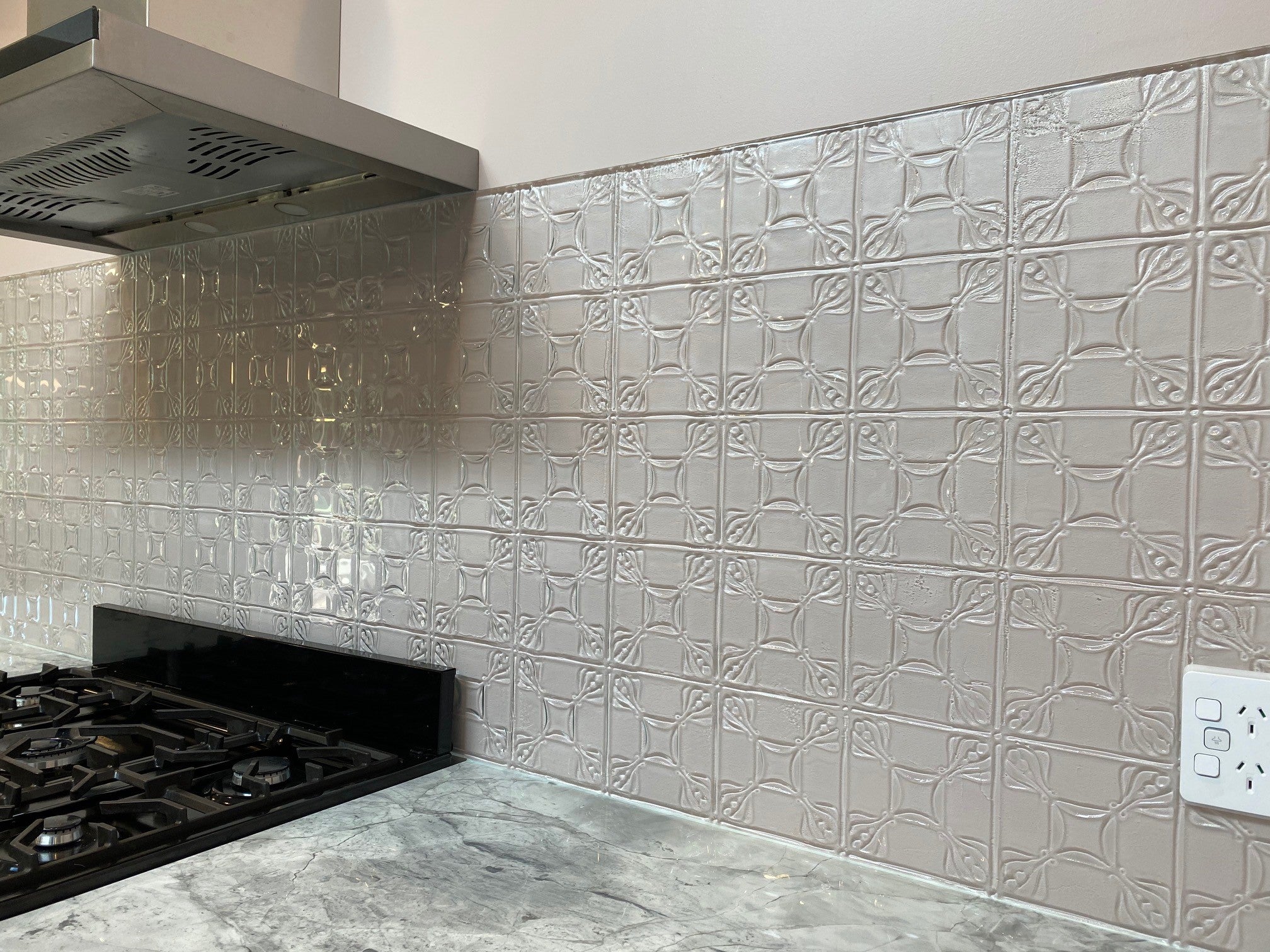 Pressed Tin B - Evans - Glass Sample
